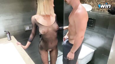 Amateur duo does a from the rear pulverize in the toilet, cumming stiff and hast