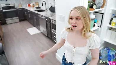 Stepsisters New Dick Muzzle - S39:E1