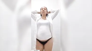 Bokep Tante Jilbab Bu Guru Kesepian Bugil Di WC Umum