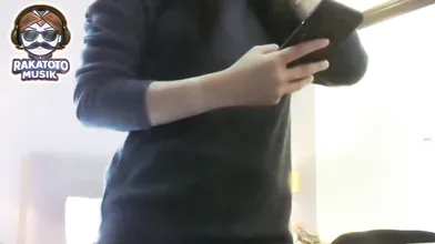 Lagi Asik Main Hp Tiba Di Sodok Dari Belakang