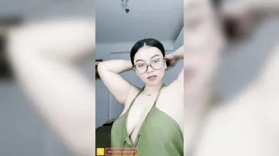 Bokep Indonesia Live Dara Super Tobrut Pamer Body Lingerie Hijau