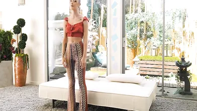 Kaittie Amateur Blonde Fingering Her Pussy