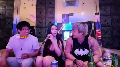 超真实黑亚当soreal直击传播妹现场娃娃叫上闺蜜L奶面包小姐姐打团战四奶连击双手无法掌握
