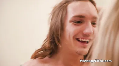 Delivering pizza and pussy for geek client