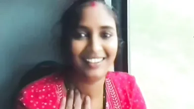 Gouthami reddy manthena showing nude boobs in train & husband pressing Hard ????????