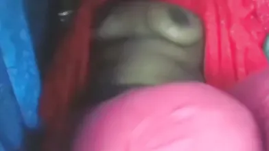 Gouthami reddy manthena showing nude boobs in train & husband pressing Hard ????????