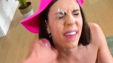 Amateur Latina Gets a Facial While Gaming