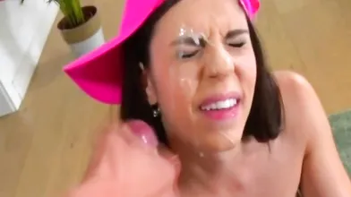 Amateur Latina Gets a Facial While Gaming