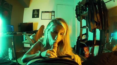 MEU ENCONTRO - Brasiloirinha tem os peitos da Eva Elfie -