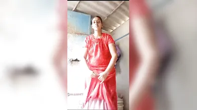 milf strip and piss while fingering