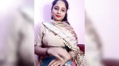 babe removing dress tease show