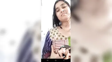 slutty gf fingers in bathroom