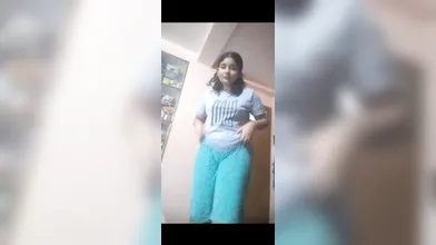 chunky babe striptease for love