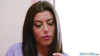 Petite stepdaughter scissorfucked by her busty milf stepmom