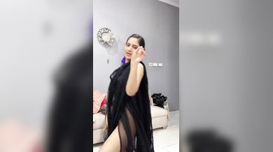 Hairy Pussy Beautiful babe Dancing Nude