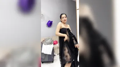 Hairy Pussy Beautiful babe Dancing Nude