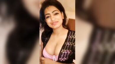 Horny Gets Her Spicy Nude