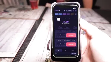 Lera Murr, suck off expert and pornographic star extraordinaire, takes on Hot Pe