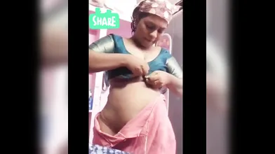 Village aunty saree change