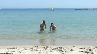 Sexdate amateurs at the public beach 1