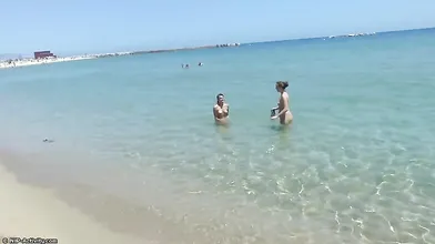 Sexdate amateurs at the public beach 1