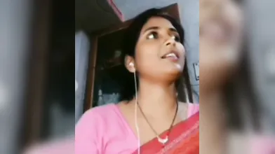 Gouthami reddy manthena Hot Sarre removing blouse showing milk from boobs ????????????