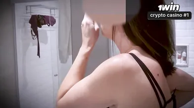 Esposa se arruma e vai para a boate dar boquetes em uma noite de aventura proibi