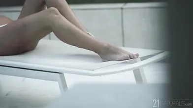 Curves & Toes