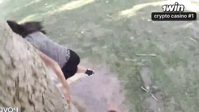 Gina Valentina tem sexo no parque antes de levar creampie em casa.