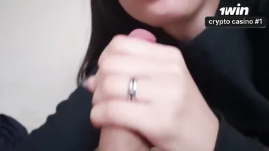 Minha voluptuous meia-irmã gótica de 18 anos é a maior estrela XXX brasileira!