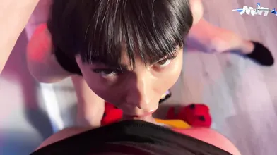 Wow, that super-hot brunette deep-throats and gets a fountain in her mouth! Must