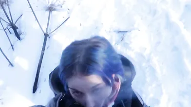 Teen Schoolgirl Gives Risky Public Blowjob in the Park