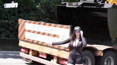 Sexy tramp providing bj on Victoria Ave - XXX!