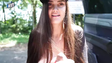 Sexy tramp providing bj on Victoria Ave - XXX!