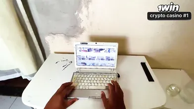 A vizinha do escritório teve uma experiência intensa com o vizinho safado durant