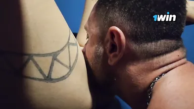 Oral hook-up with Malu Paz on swing chair, super-hot and naked!