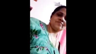 mature wife tease and finger her pussy