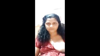 two mature wife tease and finger her pussy