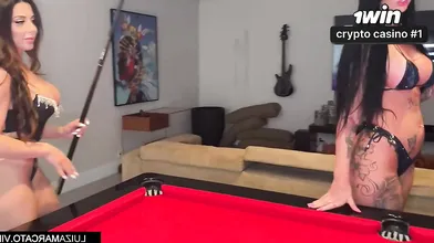 Três lindas brasileiras recebem estrelas pornôs com grandes paus prontos para pe