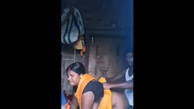 Badi Gaand Padosan Ke Chutad Daboch Kar Bihari Mazdoor Choda