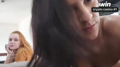 Assisti e me masturbei enquanto meu marido comia uma ruiva gostosa - pornô XXX m