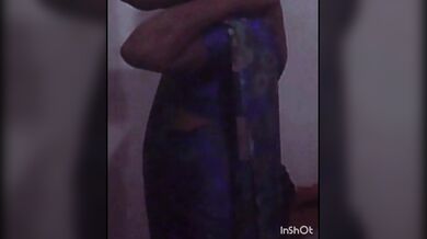 Aunty saree change
