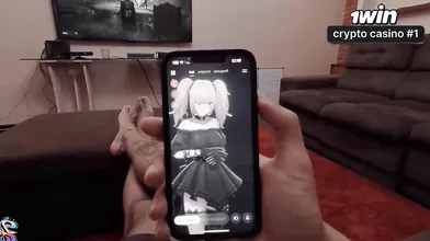 ZNE COSPLAY - ANI GROK em cena quente com Amberzinha e QroZne no XXX!