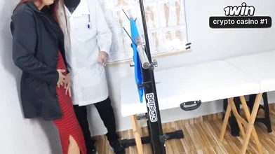 Madrasta leva enteada ao ginecologista clandestino em cena quente e proibida.