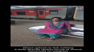 Bhabi Fingering In Metro Toilet