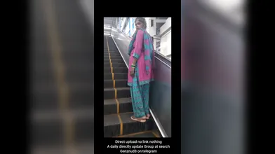 Bhabi Fingering In Metro Toilet