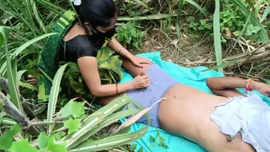 Desi Indian Bhabhi Jungle Mein Karwai Chudai