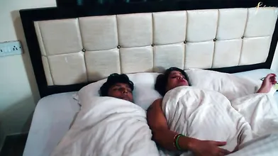 Chote Devar Ko Sexy Bhabhi Ne Chudai Karke Khush Kar Diya - Ko Ko