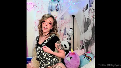 Amateur Milf masturbates sucks and fucks with cumshot