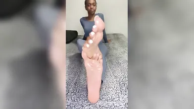 Ebony solo amateur masturbates and cant get enough